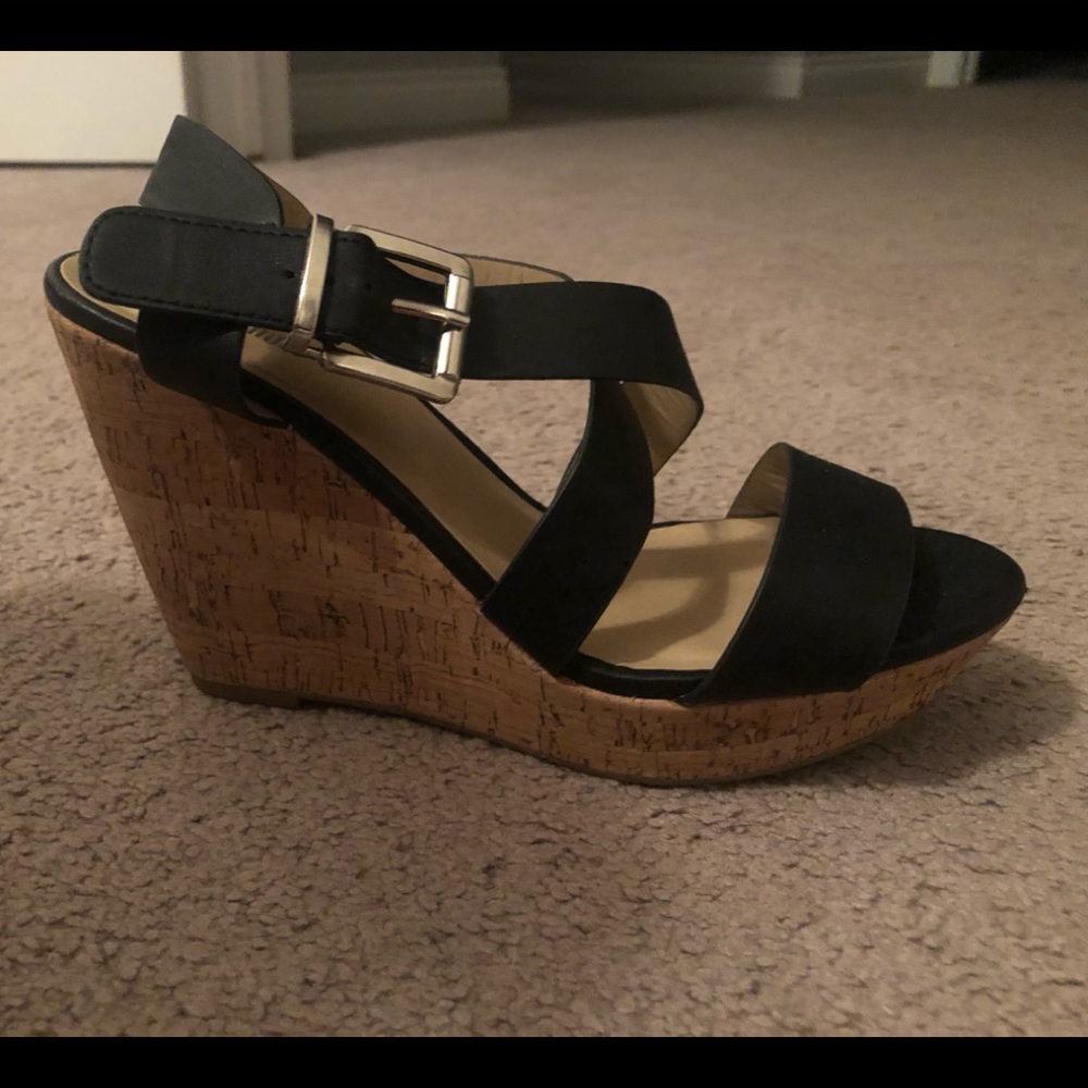 Black strappy wedges